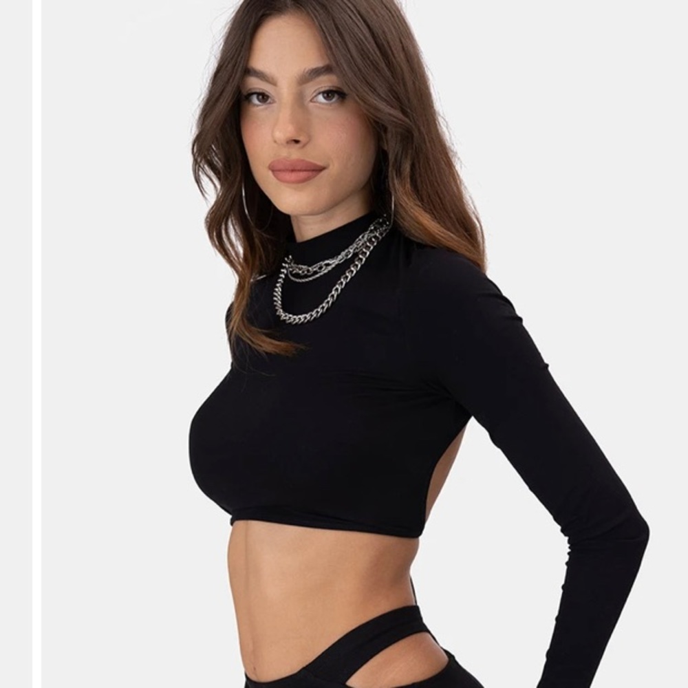ADIKA HALO OPEN-BACK CROP TOP